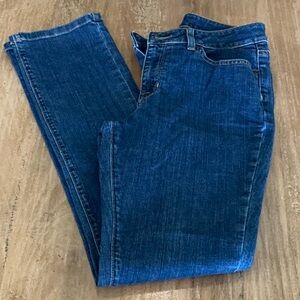 LL Bean Jeans Favorite Fit Blue Denim Women’s 
Size 6 Item 289150